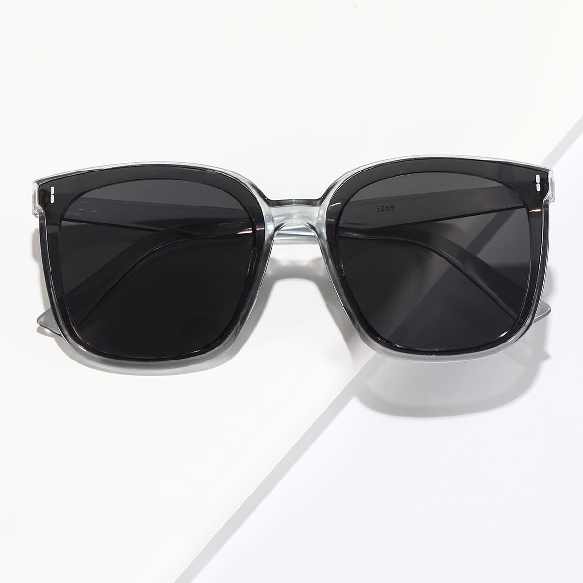 

Square Frame Sunglasses
