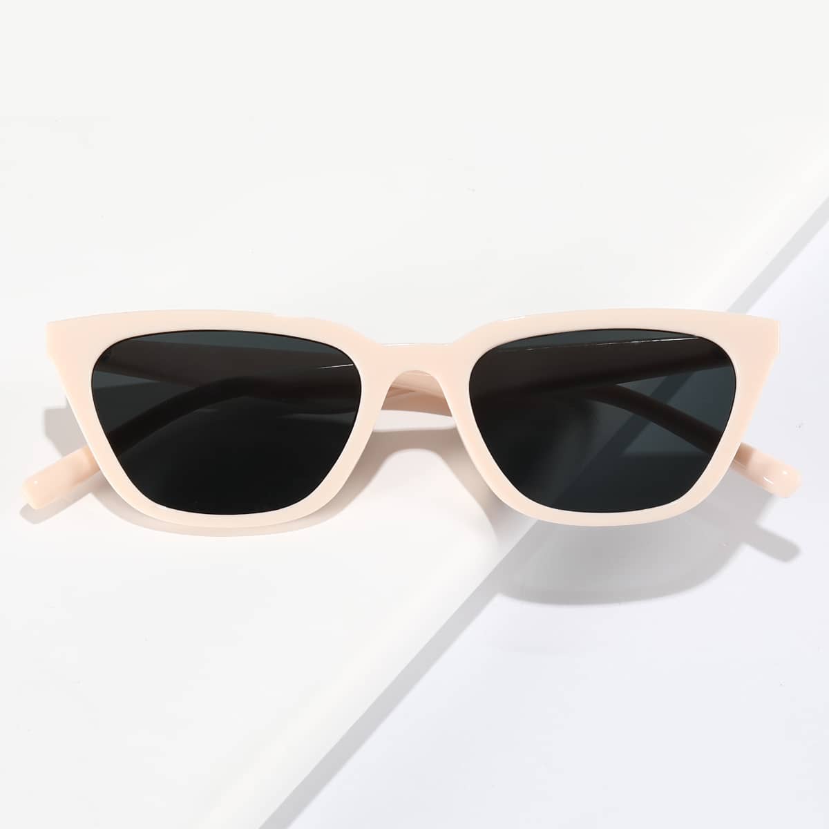 

Cat Eye Sunglasses