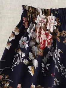 SHEIN VCAY Tie Back Crochet Cami Top & Paperbag Waist Floral Shorts Set - Multicolor - View 3