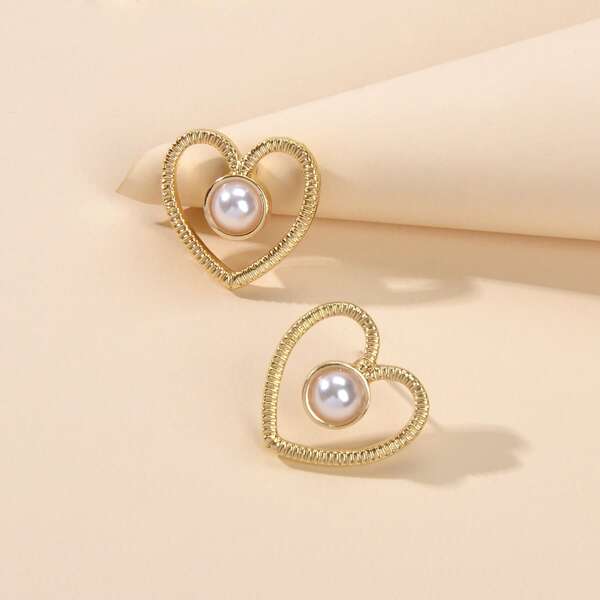 

Faux Pearl Decor Heart Design Earrings, Gold