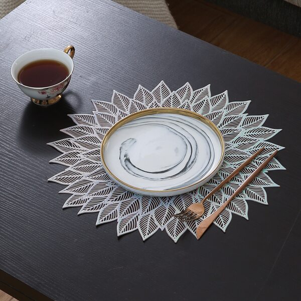 

1pc Hollow Leaf Placemat, Silver