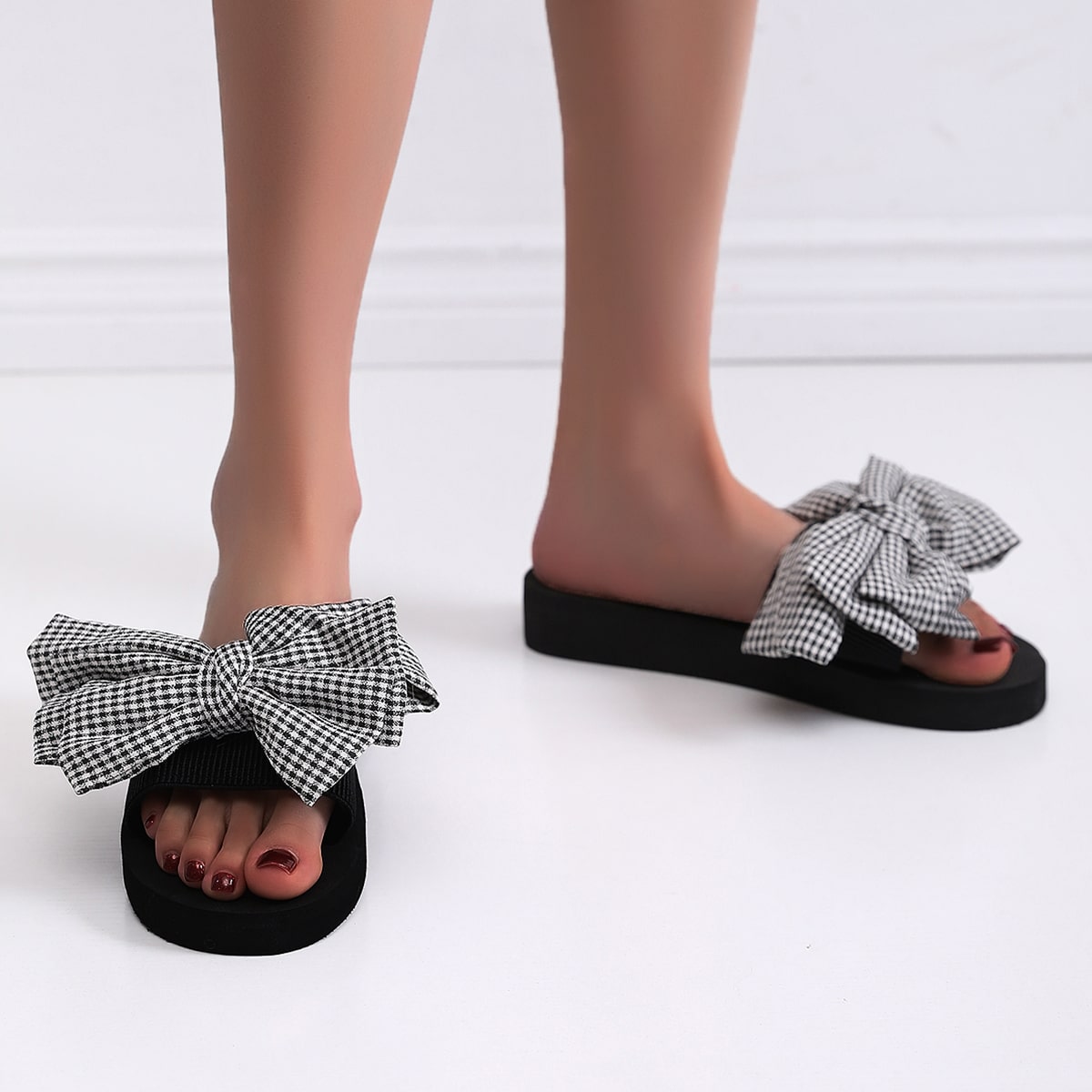 с бантом Клетка Институтский Тапочки & Вьетнамки