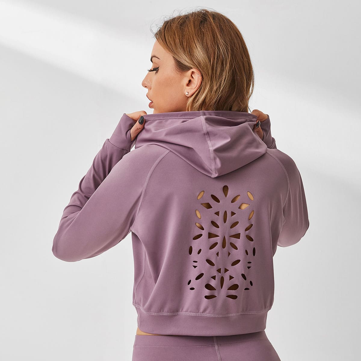 

Anti Static Absorbs Sweat Cut Out Sports Hoodie & Thumb Hole, Mauve purple