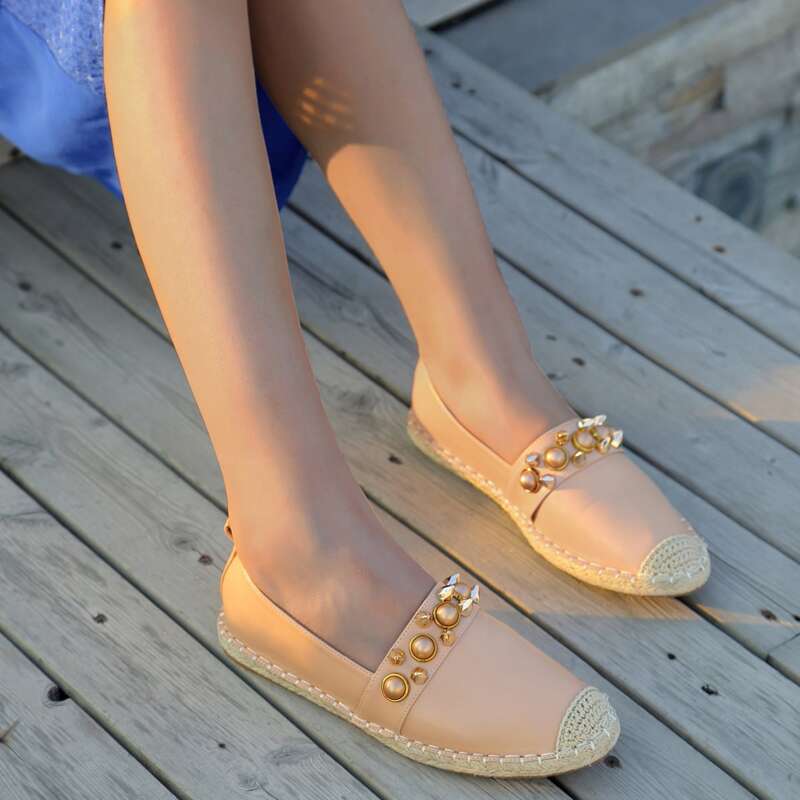 

Faux Pearl & Spiked Decor Flats, Pink