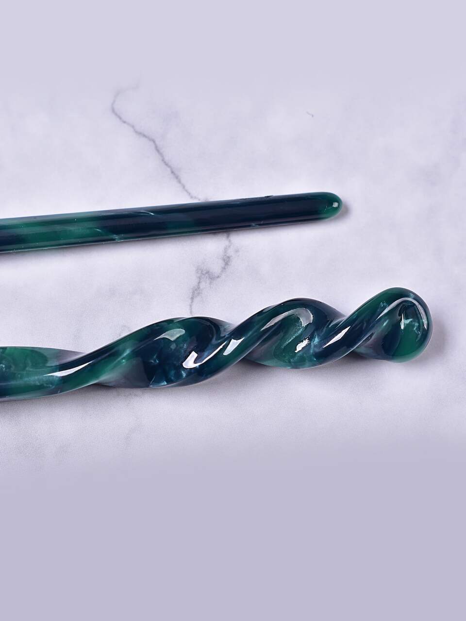2pcs Twist Acrylic Hairpin