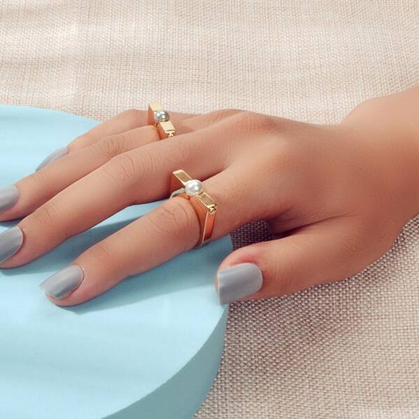 

2pcs Faux Pearl Decor Ring, Gold