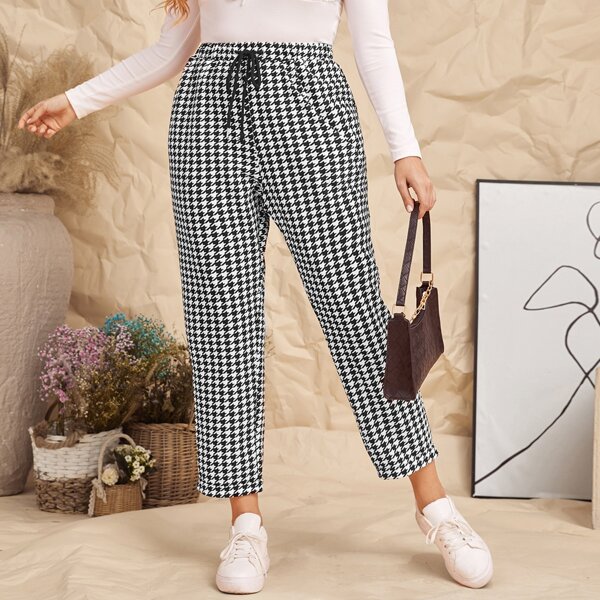

Plus Houndstooth Drawstring Slant Pocket Pants, Black and white