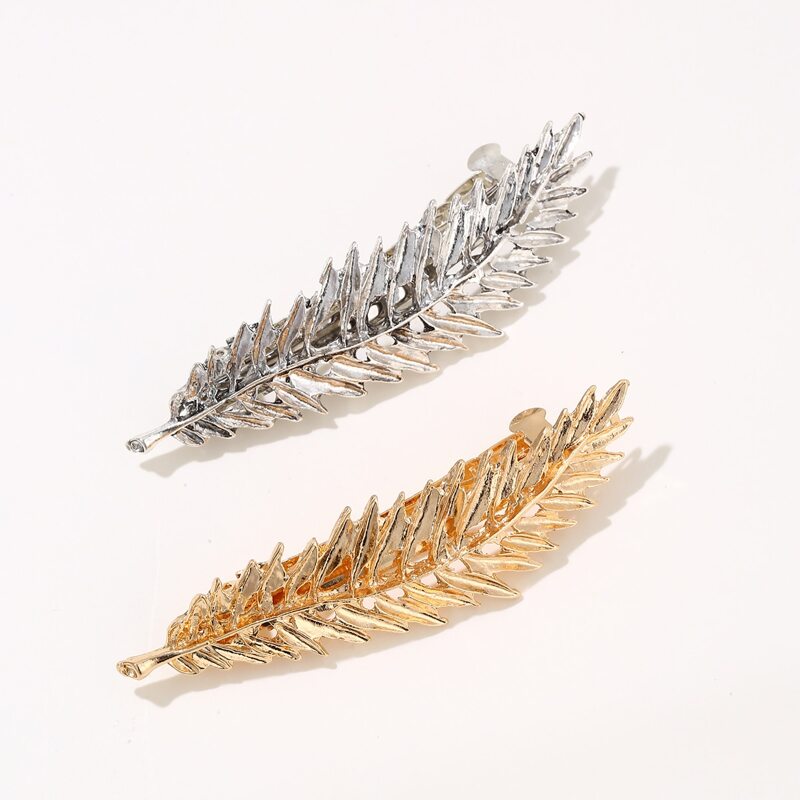 

2pcs Leaf Decor Hair Clip, Multicolor