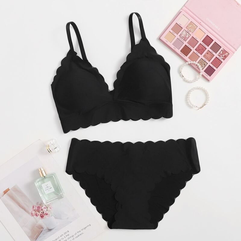 

Scalloped Trim Lingerie Set, Black