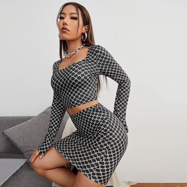 

Square Neck Geo Crop Tee and Bodycon Skirt Set, Black and white