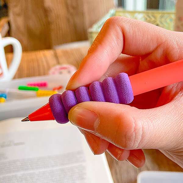 

1pc Random Pencil Grip, Multicolor