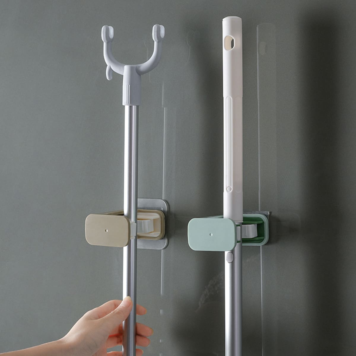 

1pc Wall Mounted Mop Holder, Multicolor
