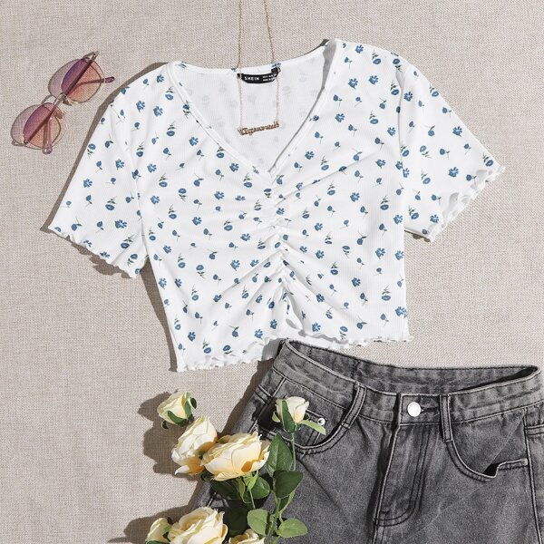 

Lettuce Trim Ruched Front Ditsy Floral Top, White