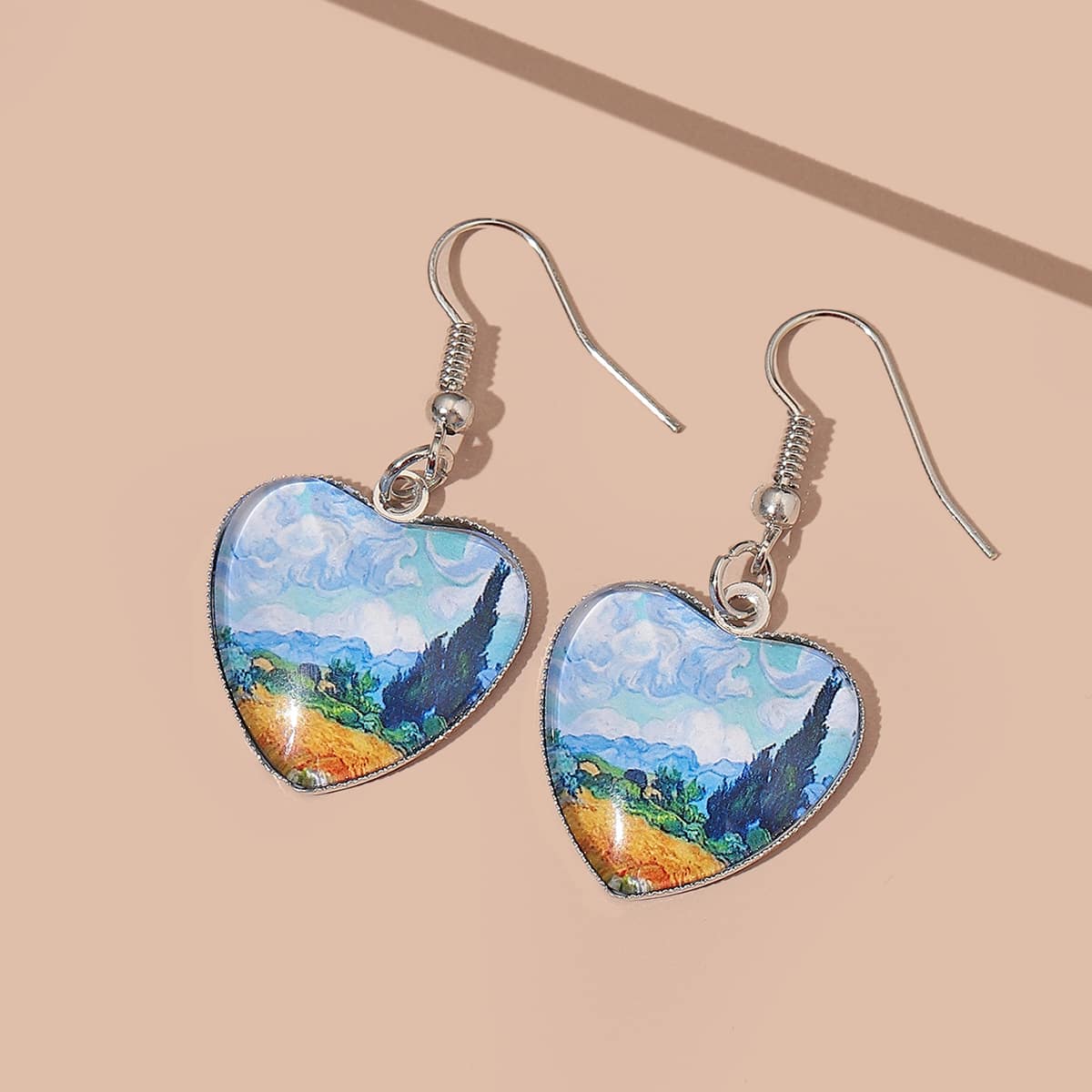 

Mountain Pattern Heart Drop Earrings, Multicolor