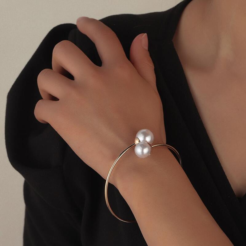 

Faux Pearl Bracelet, White