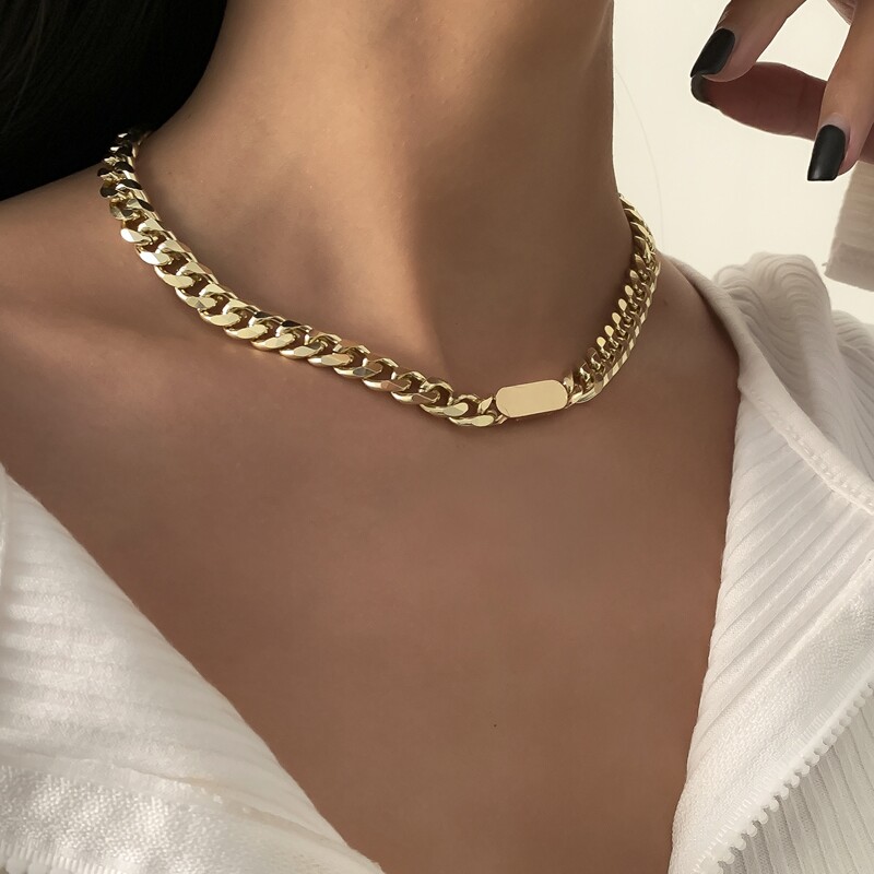 

1pc Chunky Chain Necklace, Gold