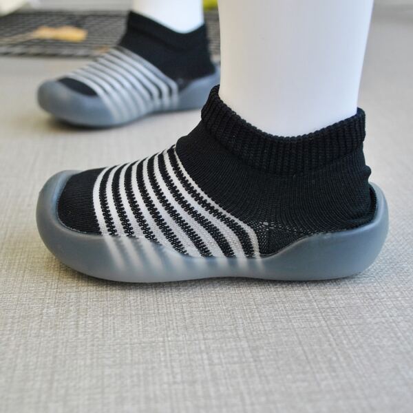 

Toddler Boys Striped Knit Slip On Sneakers, Black and white