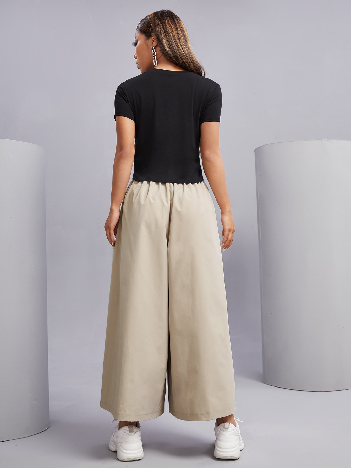 Maglietta e pantaloni ampi con nodo | SHEIN ITALIA