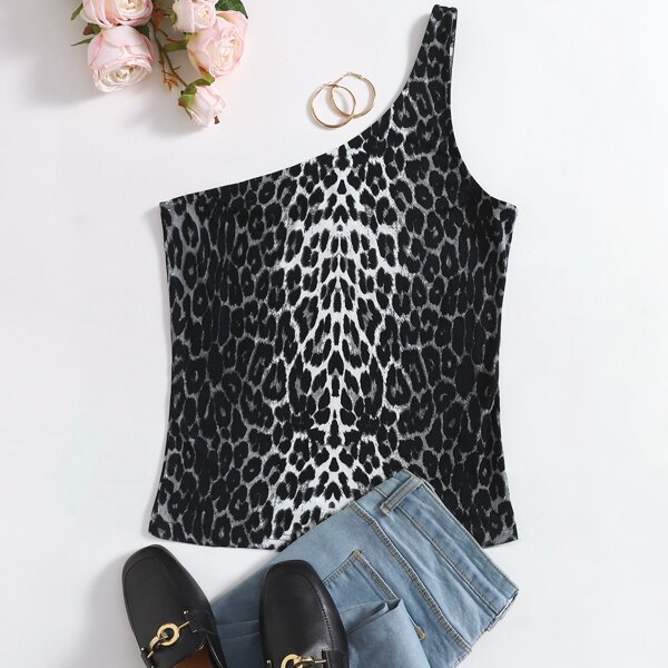 

Plus One Shoulder Leopard Top, Black and white