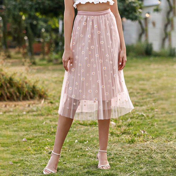 

Daisy Floral Print Mesh Overlay Skirt, Baby pink
