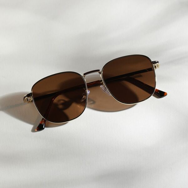 

Metal Frame Sunglasses