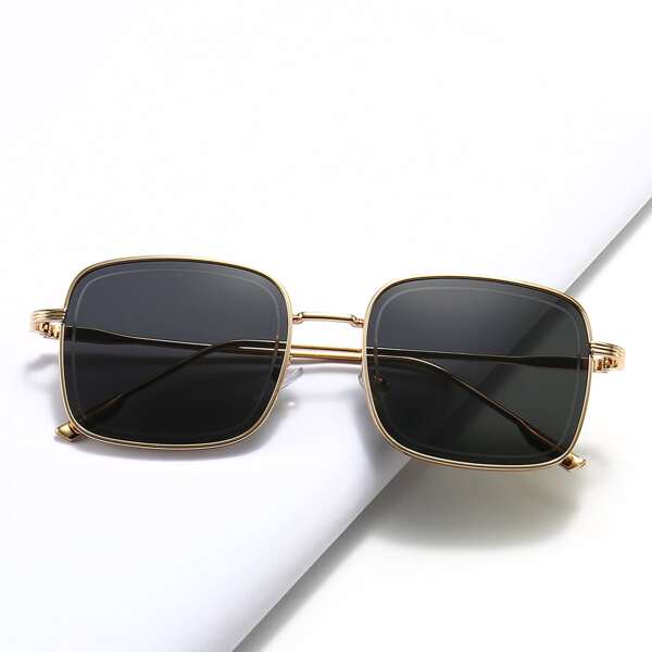 

Metal Frame Tinted Lens Sunglasses