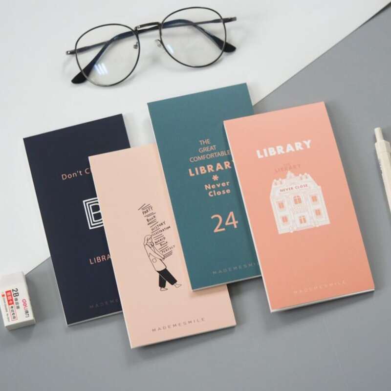 

1pc Random Letter Graphic Notebook, Multicolor