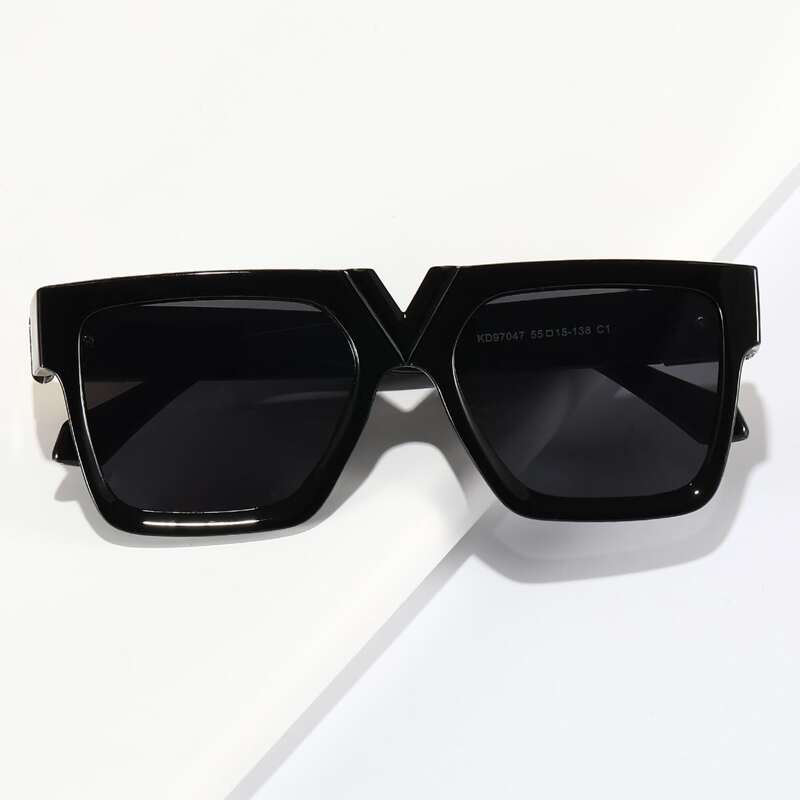 

Square Frame Sunglasses