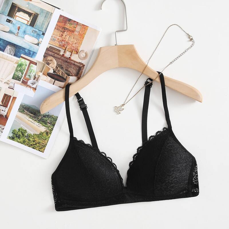 

Floral Lace Wireless Bra, Black