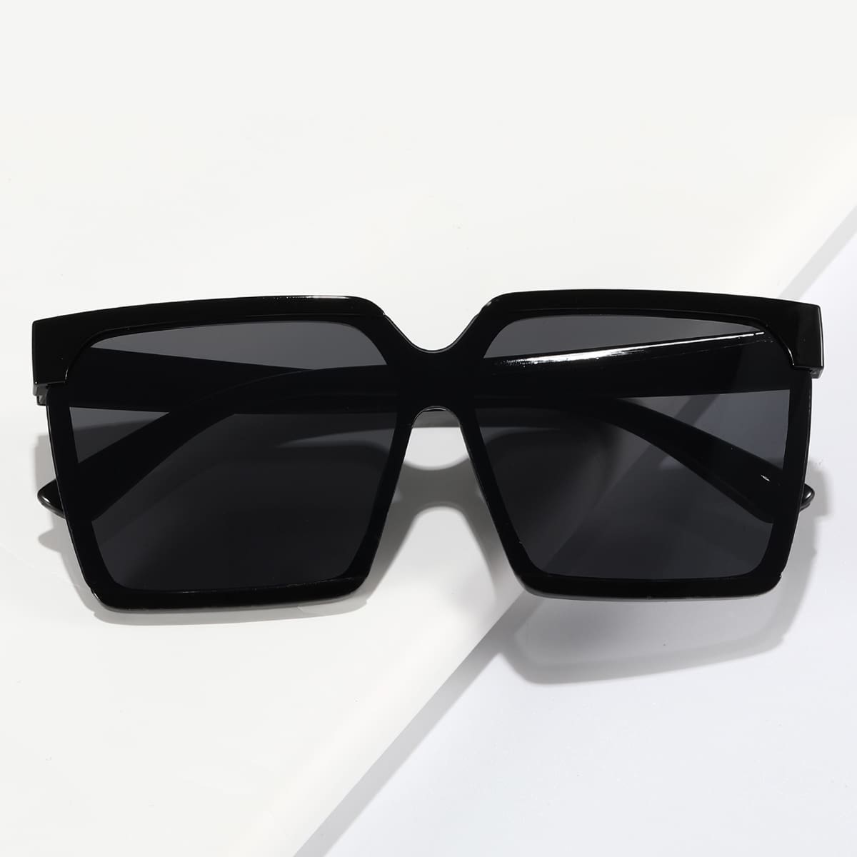 

Square Frame Sunglasses