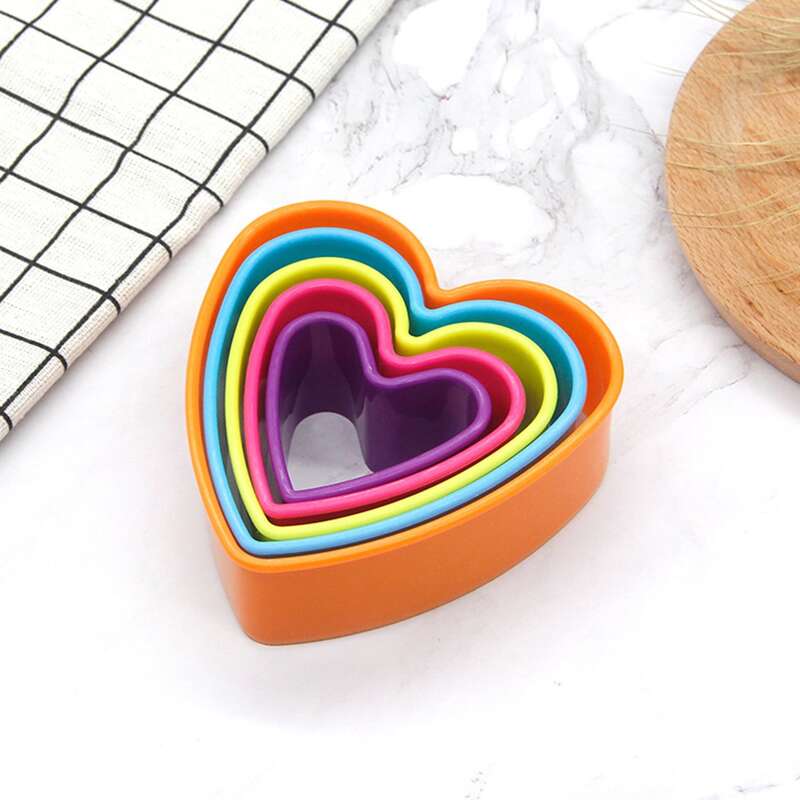 

5pcs Plastic Heart Cake Mold, Multicolor