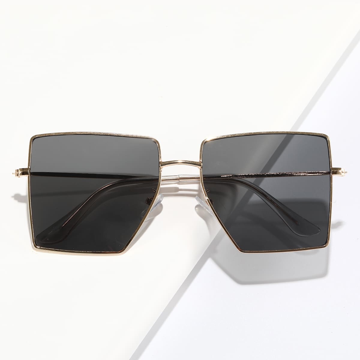 

Metal Square Frame Sunglasses