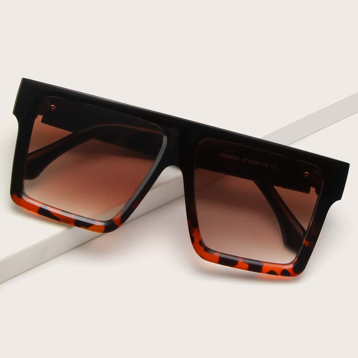 

Square Frame Sunglasses