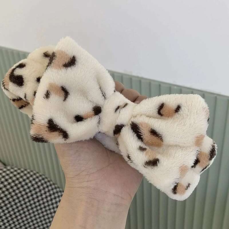 

1pc Leopard Bow Bath Headband, Beige
