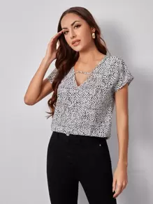 SHEIN Clasi 鏤空V領斑點上衣 - 黑與白 - 查看 1