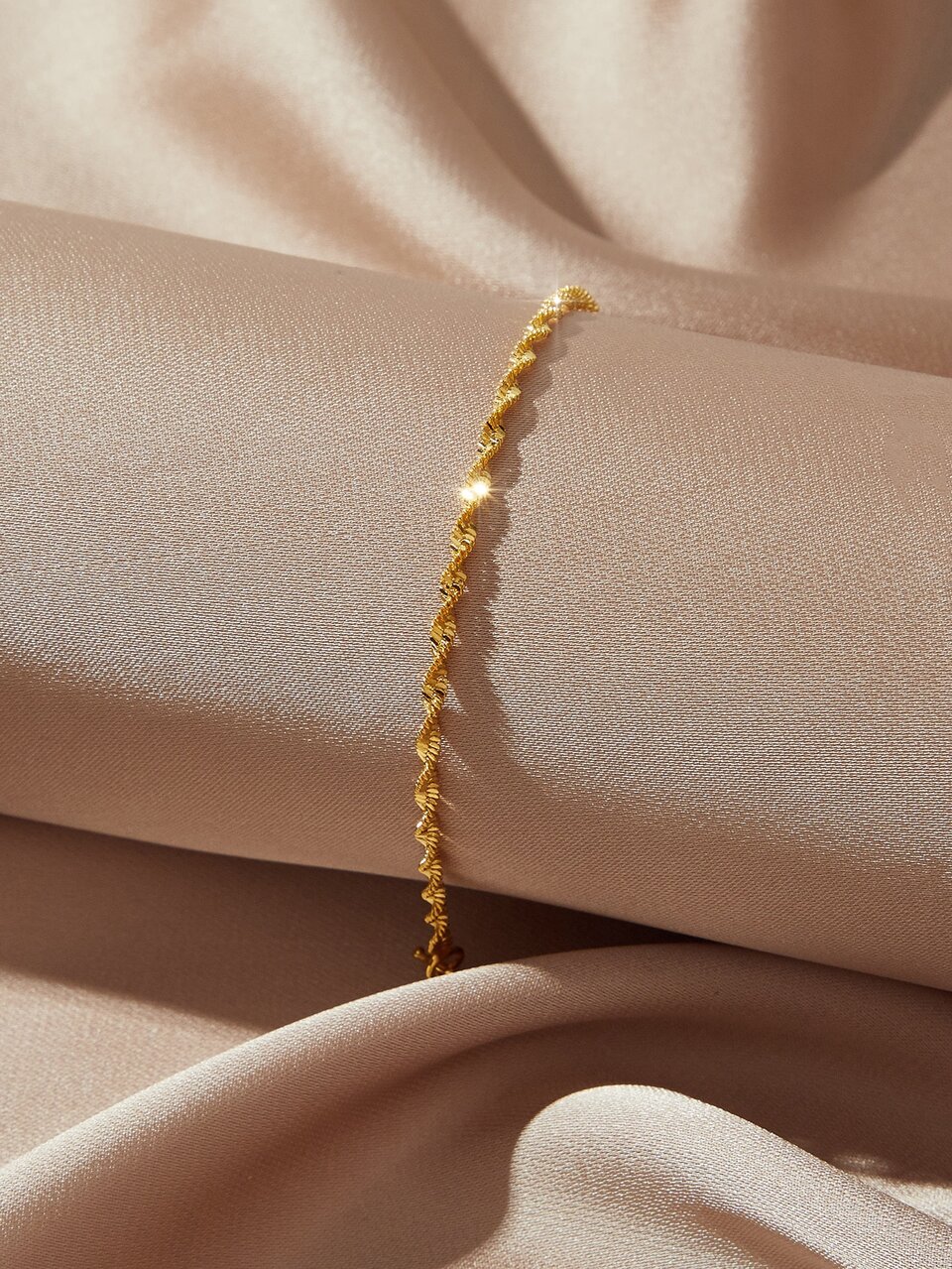 1pc Golden Heart Charm Elegant Delicate Chain Wrap Bracelet, A Lovely Jewelry Gift For Women