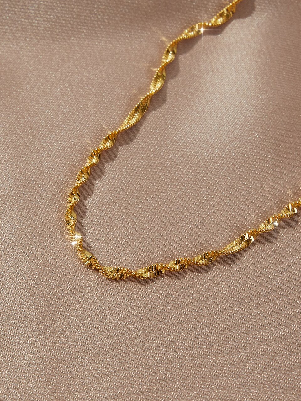 1pc Golden Heart Charm Elegant Delicate Chain Wrap Bracelet, A Lovely Jewelry Gift For Women