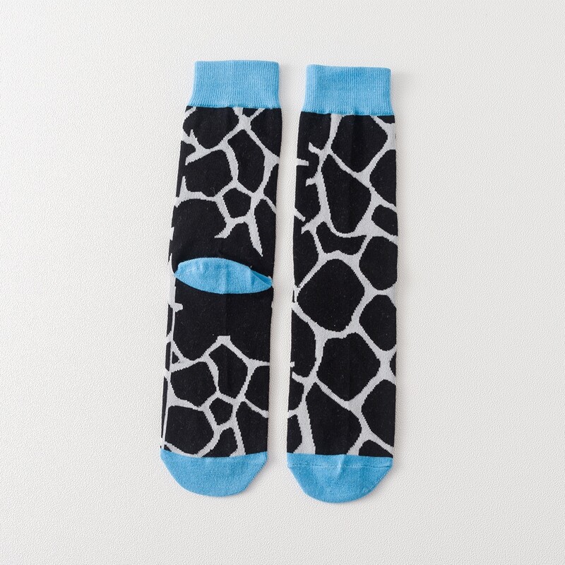 

Guys Giraffe Pattern Crew Socks, Multicolor