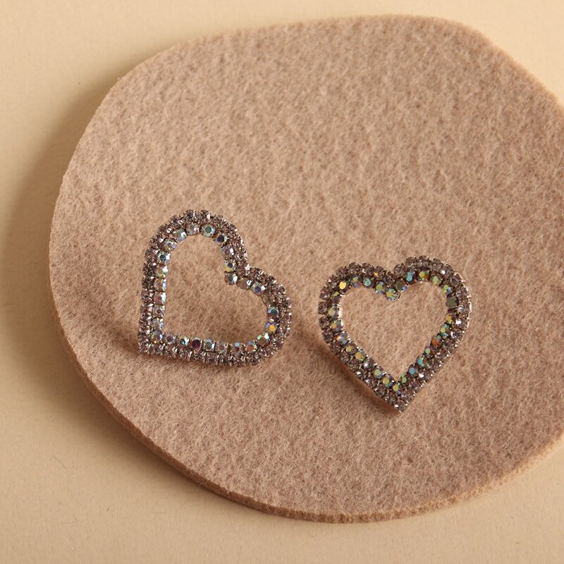 

1pair Rhinestone Heart Stud Earrings, Silver