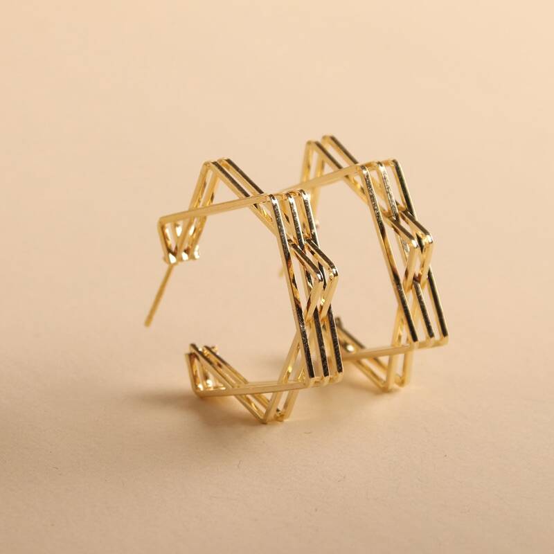 

1pair Minimalist Geo Stud Earrings, Gold