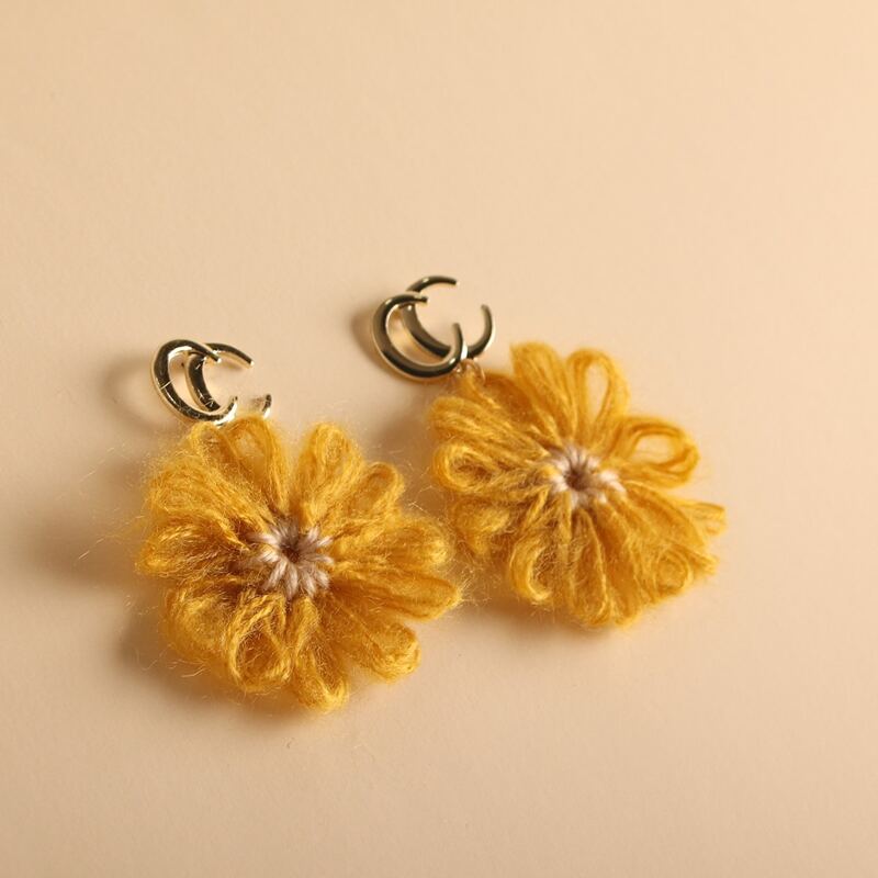 

1pair Knit Floral Drop Earrings, Yellow