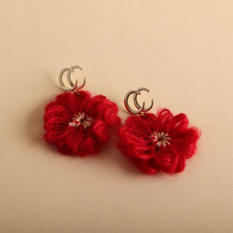 

1pair Knit Floral Drop Earrings, Red