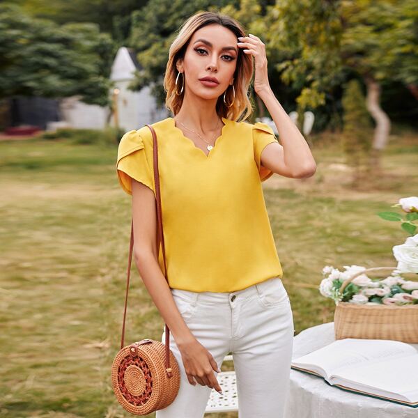 

Solid Petal Sleeve Scallop Blouse, Yellow
