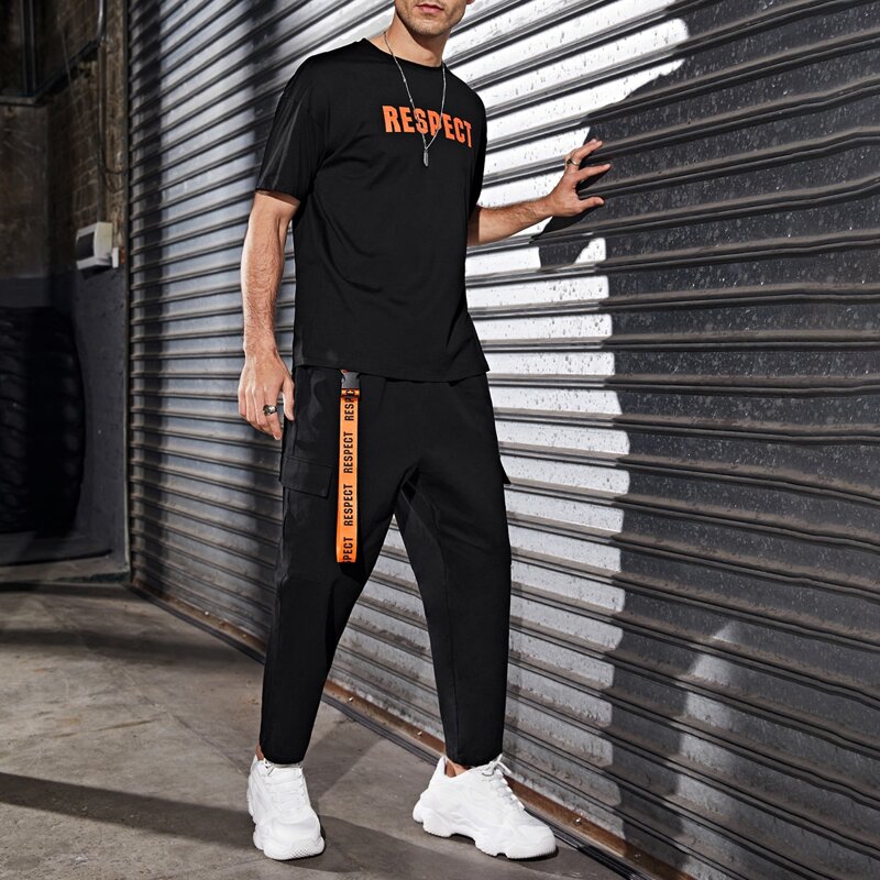 

Guys Letter Graphic Tee & Buckle Tape Flap Pocket Pants Set, Black