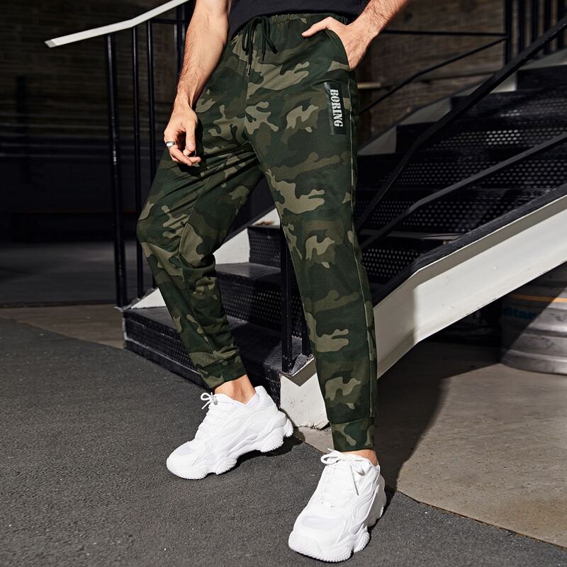 

Guys Letter Graphic Camo Sweatpants, Multicolor