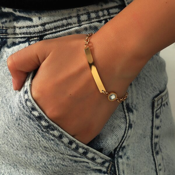 

Rhinestone Detail Geometric Decor Bracelet, Gold