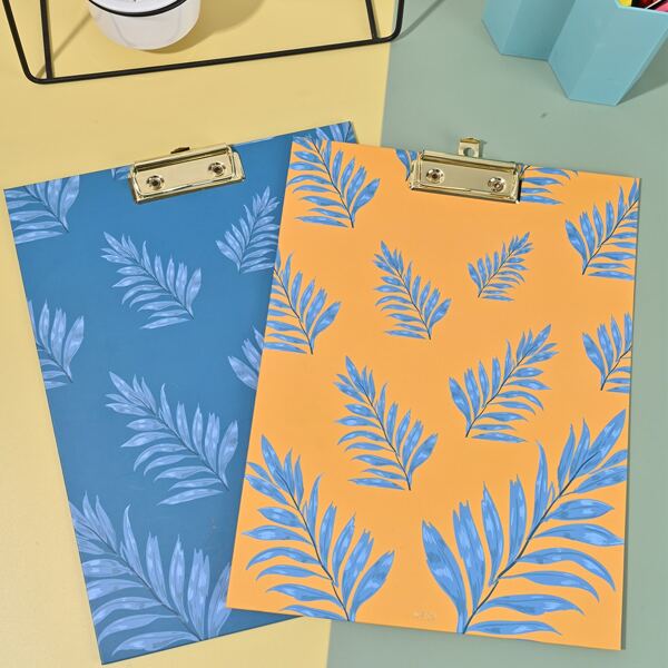 

1pc Leaf Print Random Clipboard, Multicolor