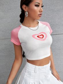 Camiseta corta de manga raglán con estampado de corazón
