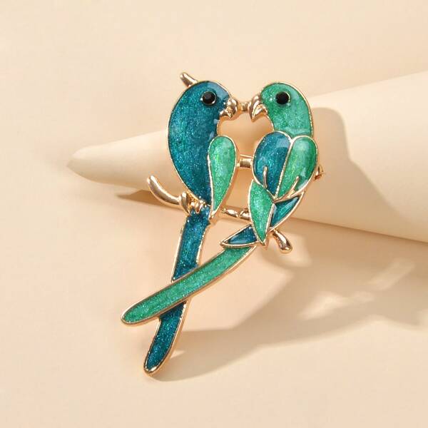 

Animal Design Brooch, Green