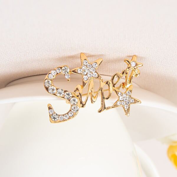 

Rhinestone Star Decor Brooch, Gold